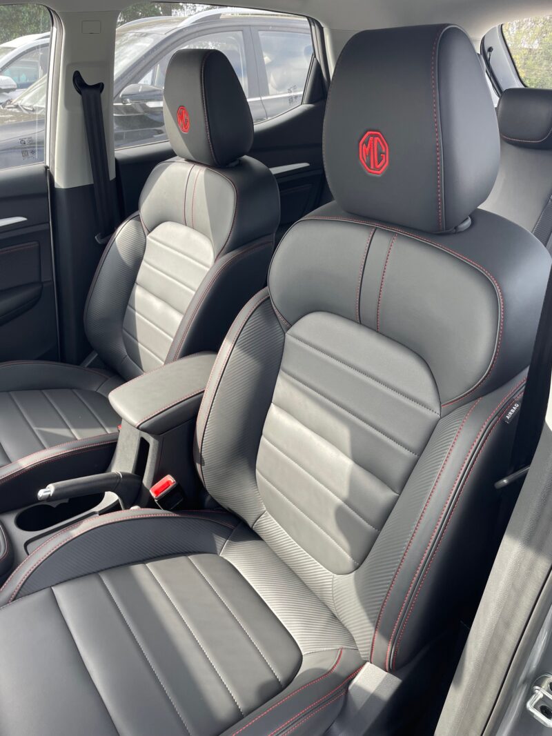 MG ZS 10T AT6 LUXURY