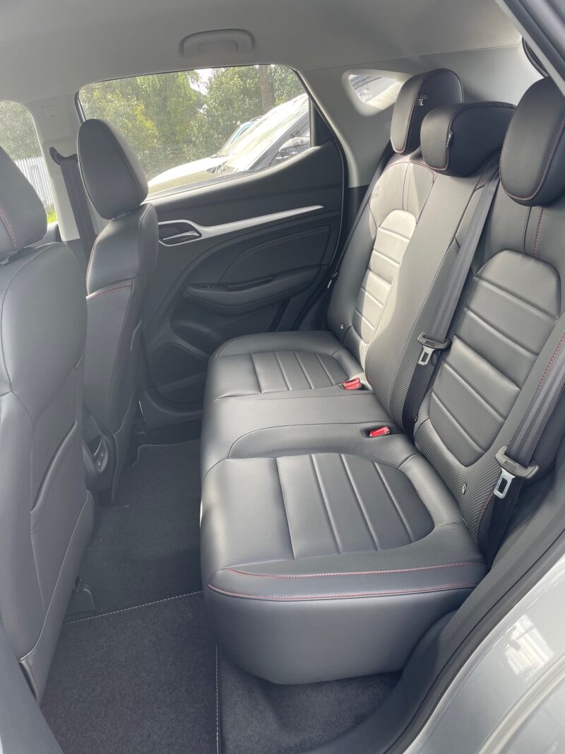 MG ZS 10T AT6 LUXURY